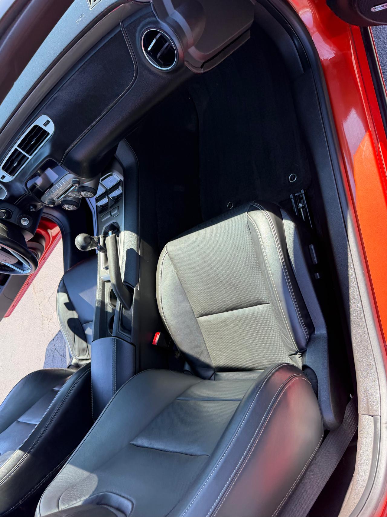 Chevrolet Camaro 2dr Cpe 2SS 2012