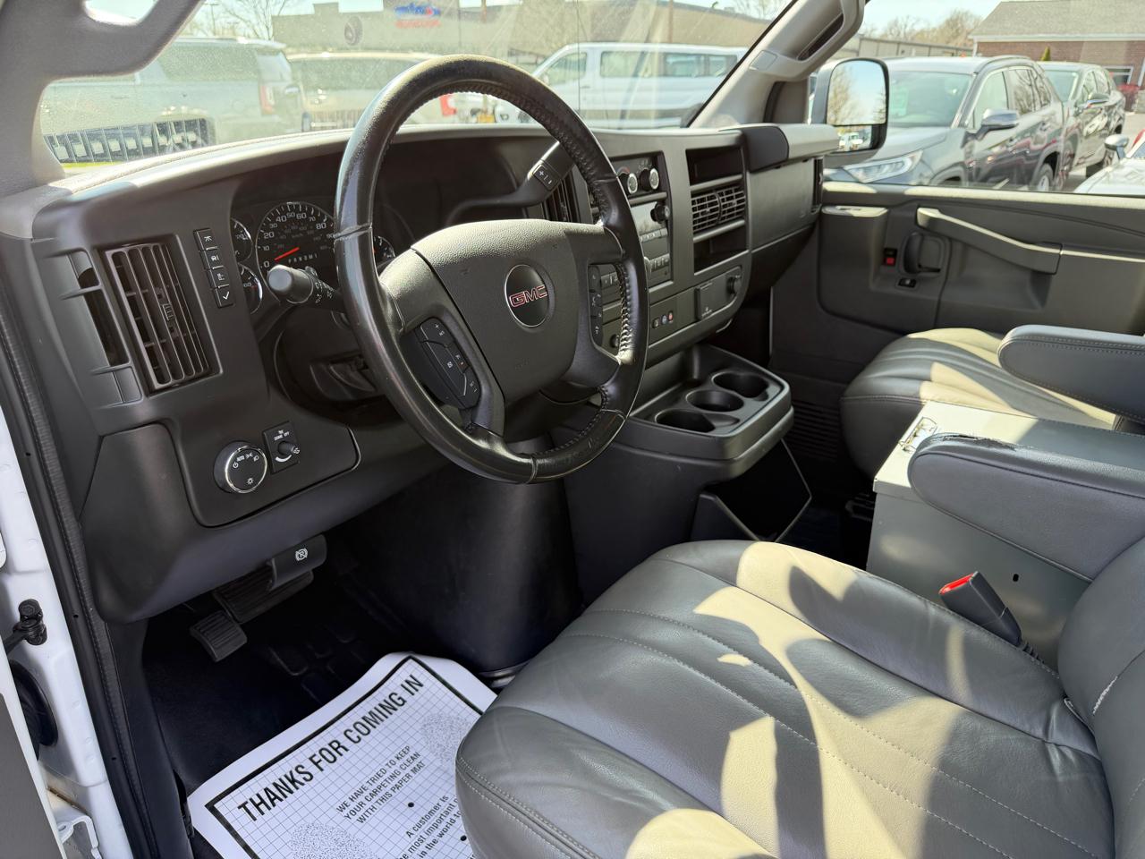 GMC Savana Cargo Van RWD 2500 135" 2022