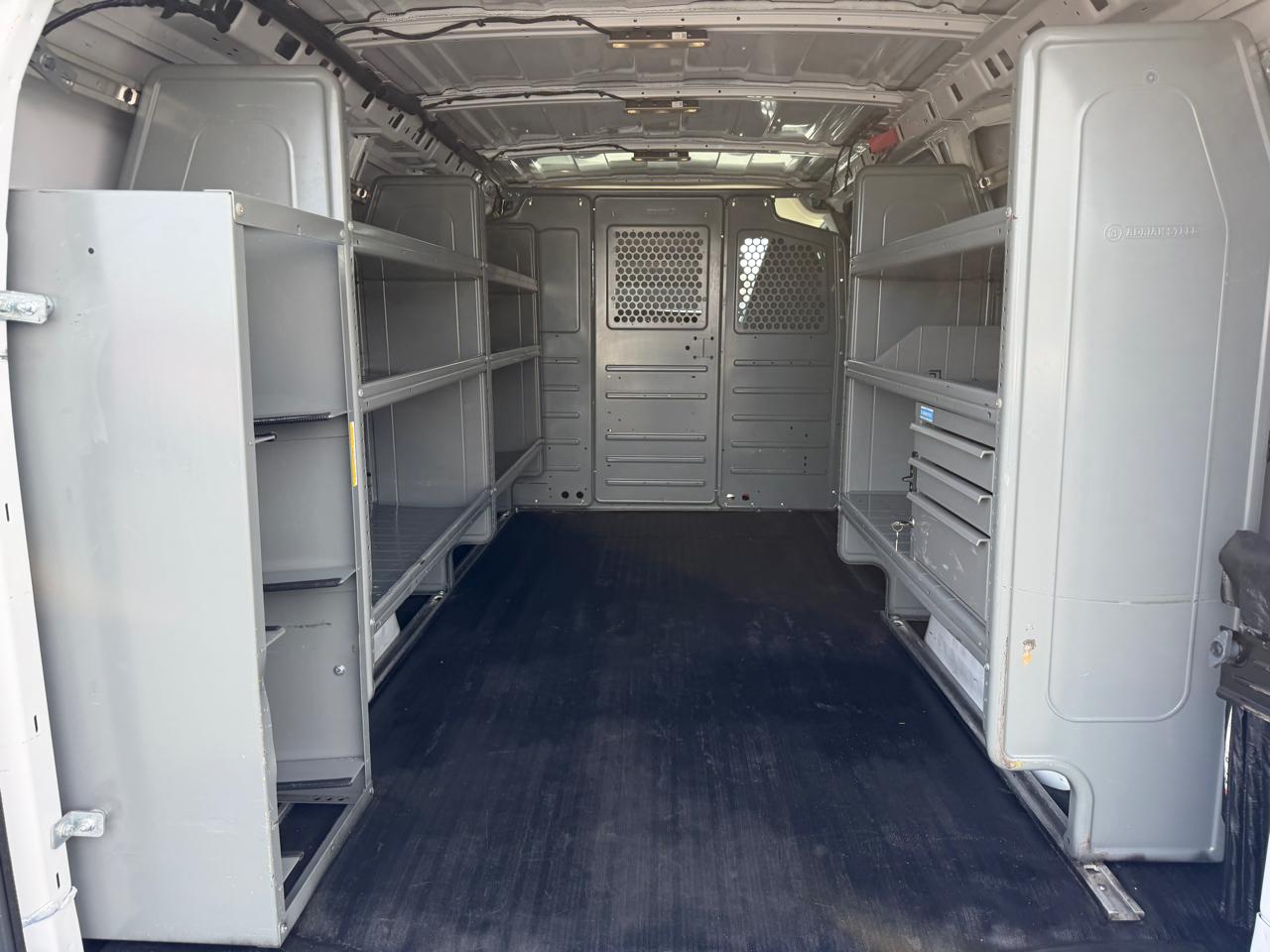 GMC Savana Cargo Van RWD 2500 135" 2022