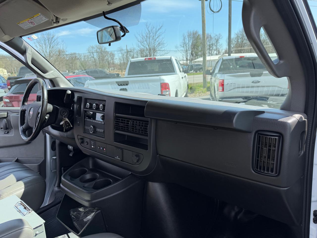 GMC Savana Cargo Van RWD 2500 135" 2022