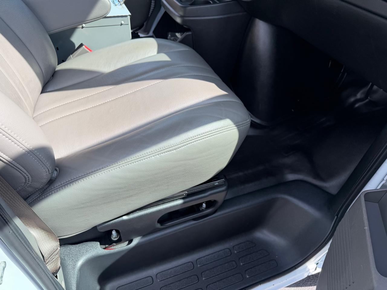 GMC Savana Cargo Van RWD 2500 135" 2022