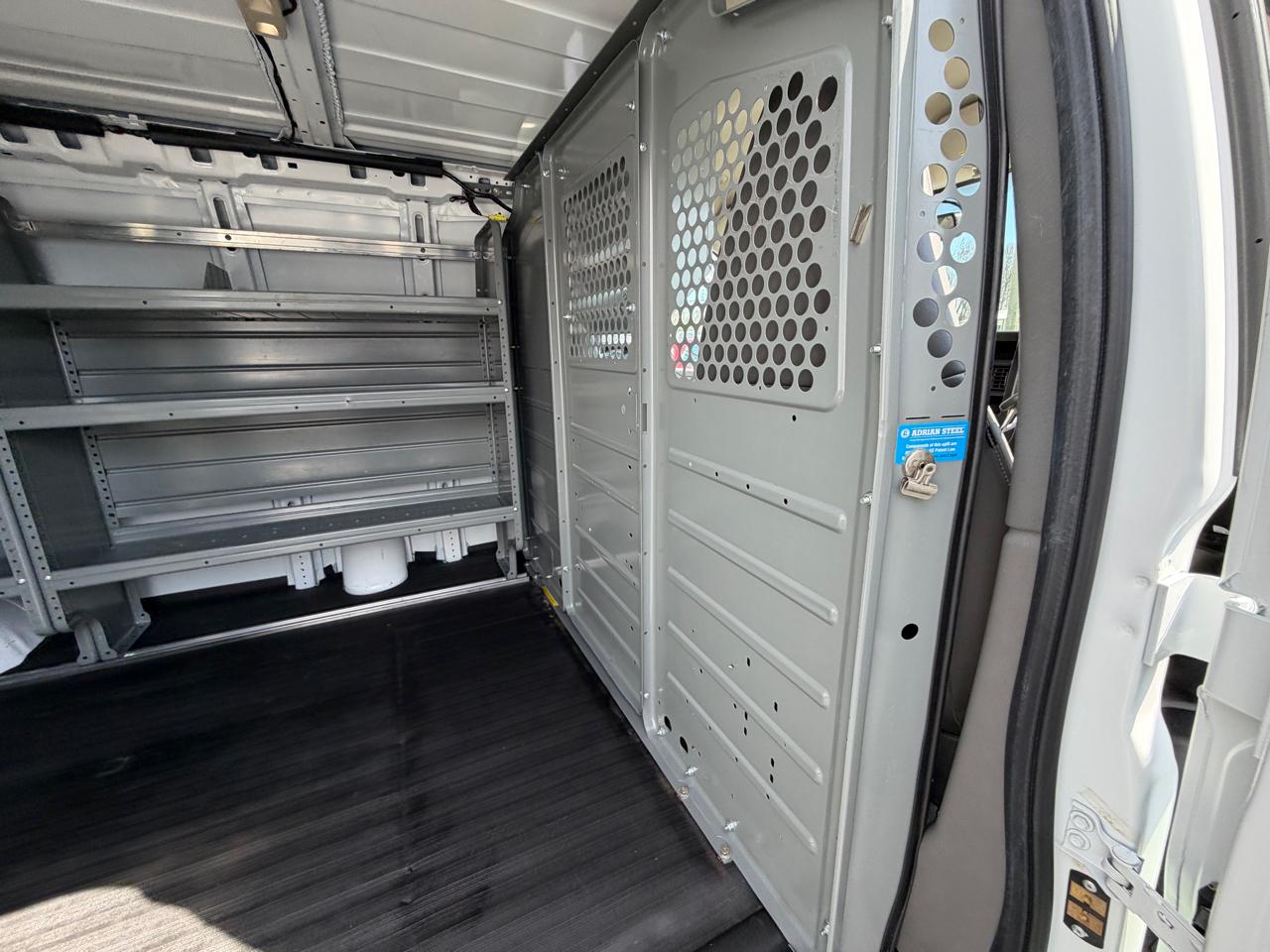 GMC Savana Cargo Van RWD 2500 135" 2022