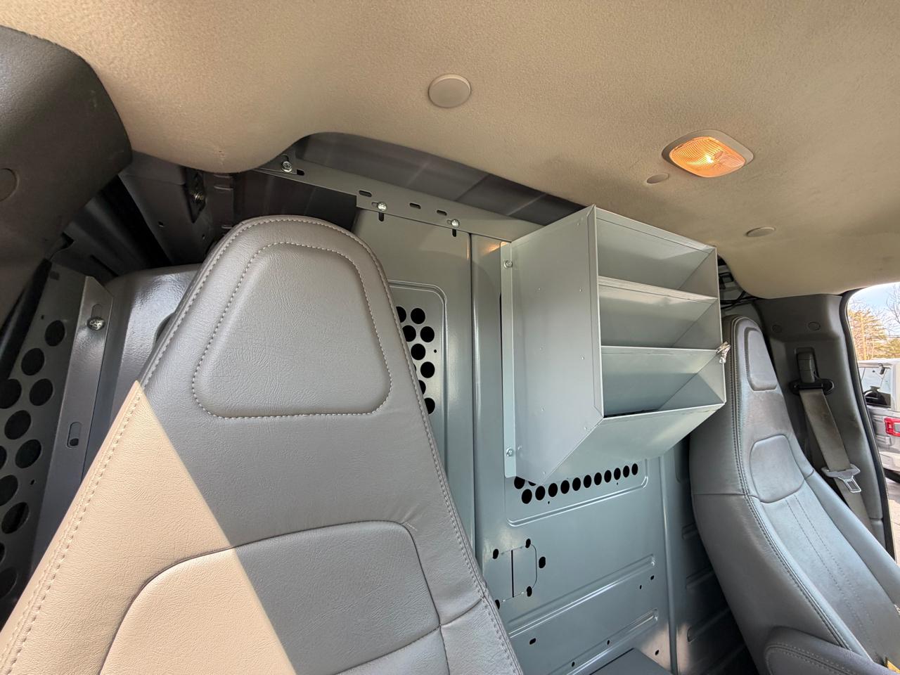 GMC Savana Cargo Van RWD 2500 135" 2022