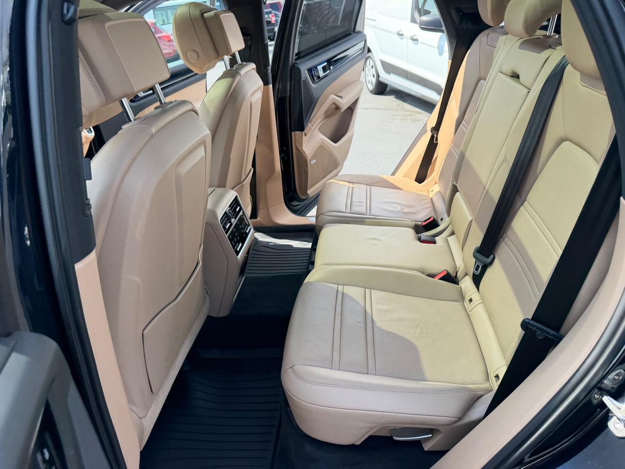 Porsche Cayenne AWD 2020