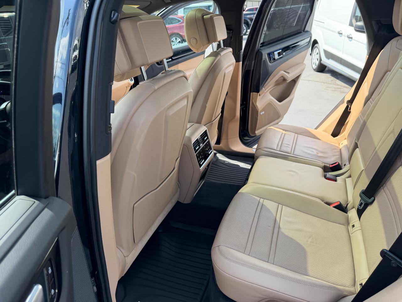 Porsche Cayenne AWD 2020