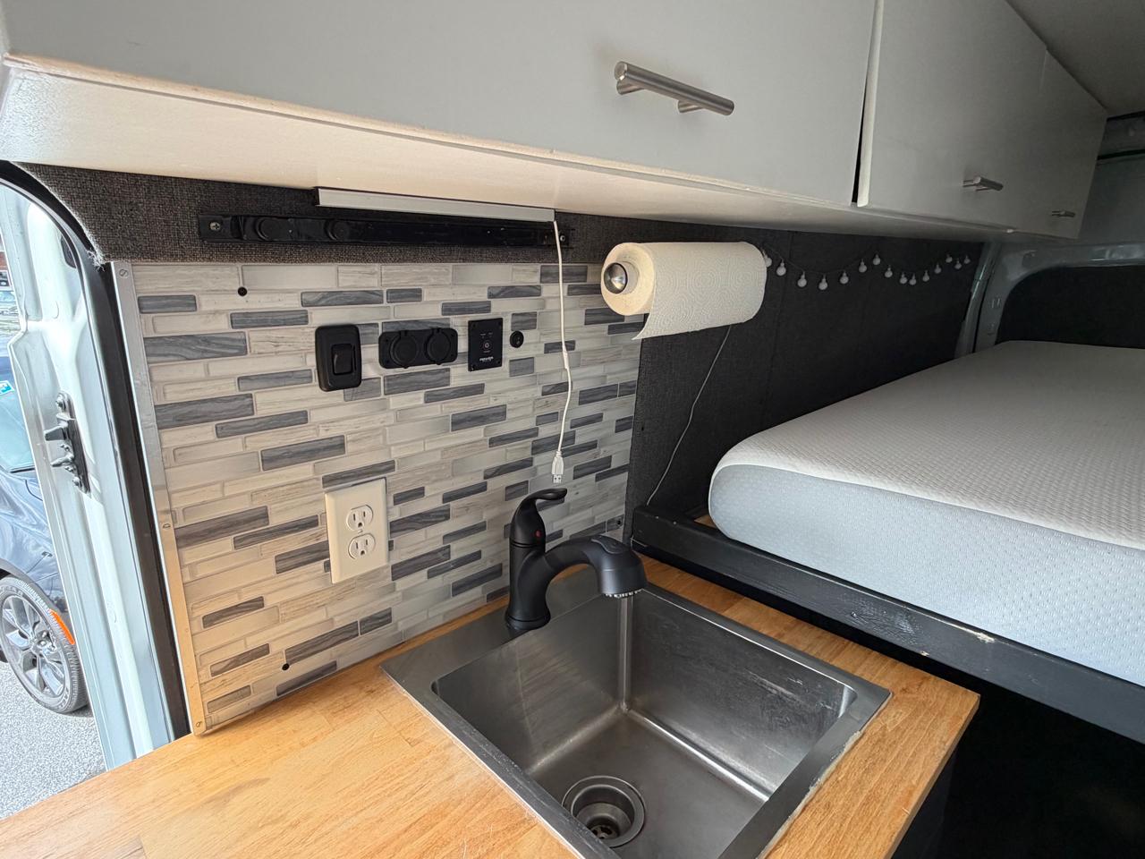 Ford Transit Cargo Van T-250 148" EL Hi Rf 9070 GVWR RWD 2020