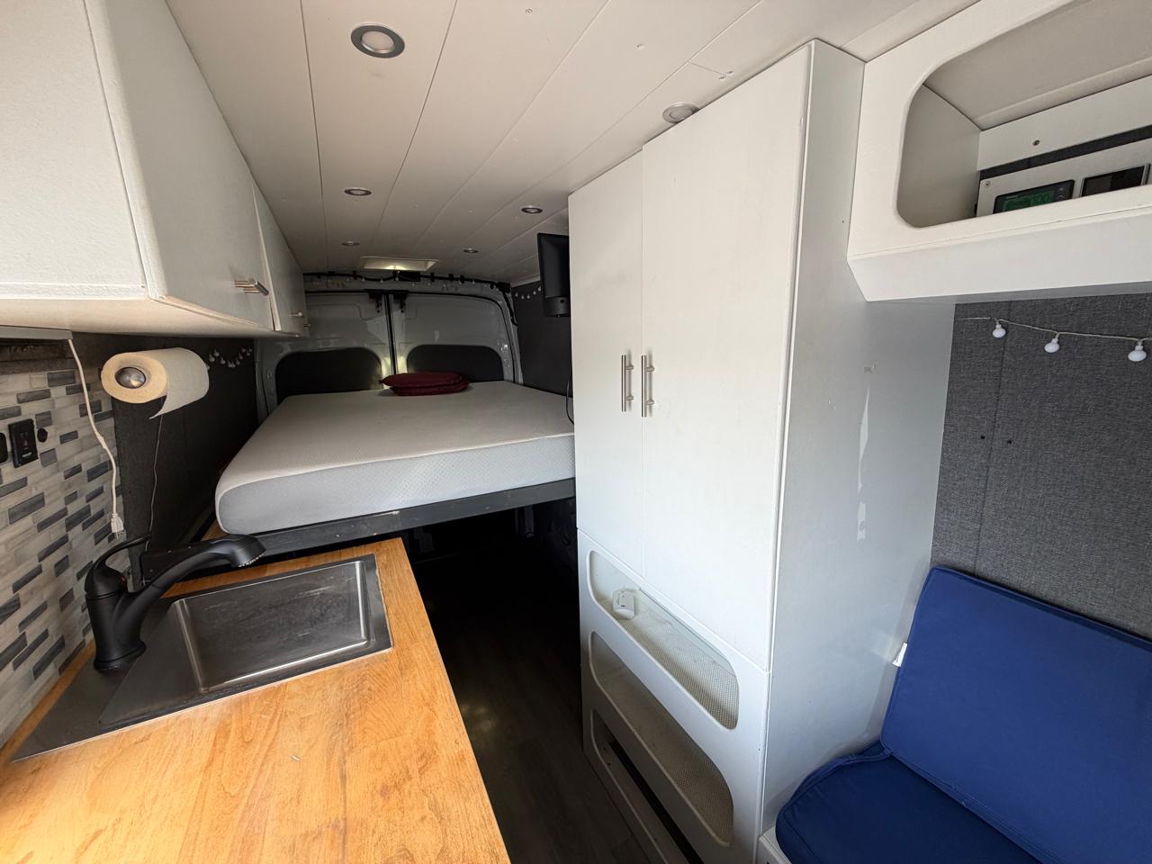 Ford Transit Cargo Van T-250 148" EL Hi Rf 9070 GVWR RWD 2020