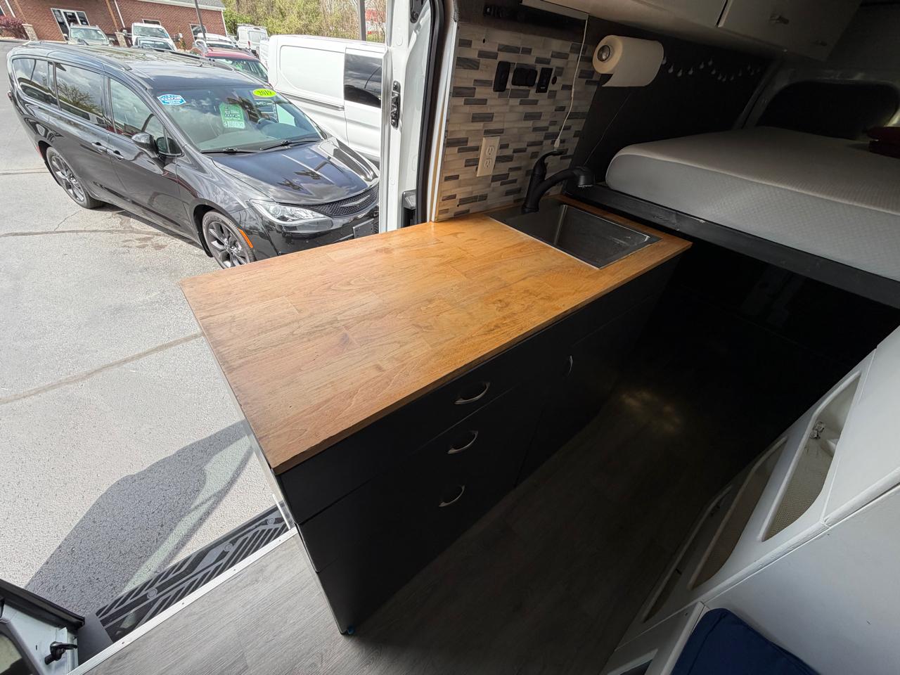 Ford Transit Cargo Van T-250 148" EL Hi Rf 9070 GVWR RWD 2020