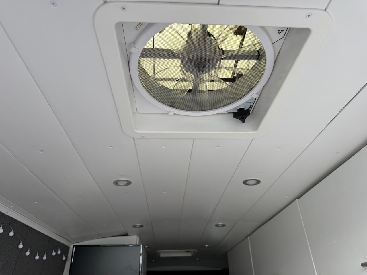 Ford Transit Cargo Van T-250 148" EL Hi Rf 9070 GVWR RWD 2020