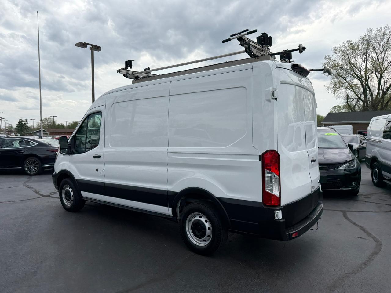 Ford Transit Van T-250 130" Med Rf 9000 GVWR Sliding RH Dr 2019