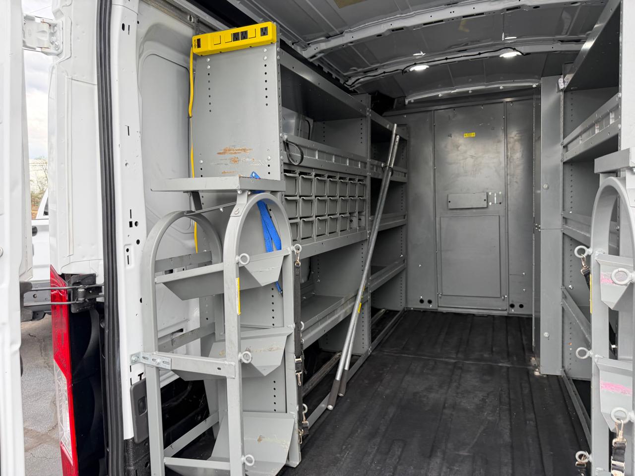 Ford Transit Van T-250 130" Med Rf 9000 GVWR Sliding RH Dr 2019