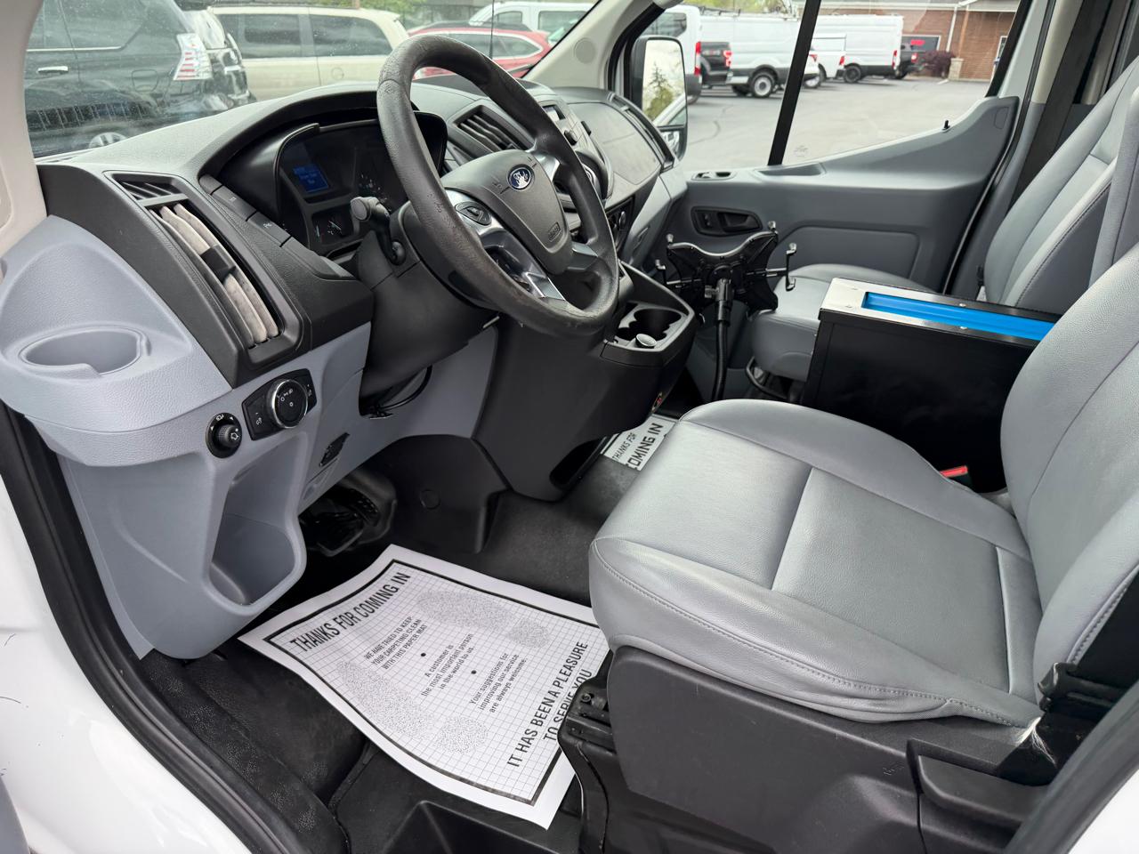 Ford Transit Van T-250 130" Med Rf 9000 GVWR Sliding RH Dr 2019