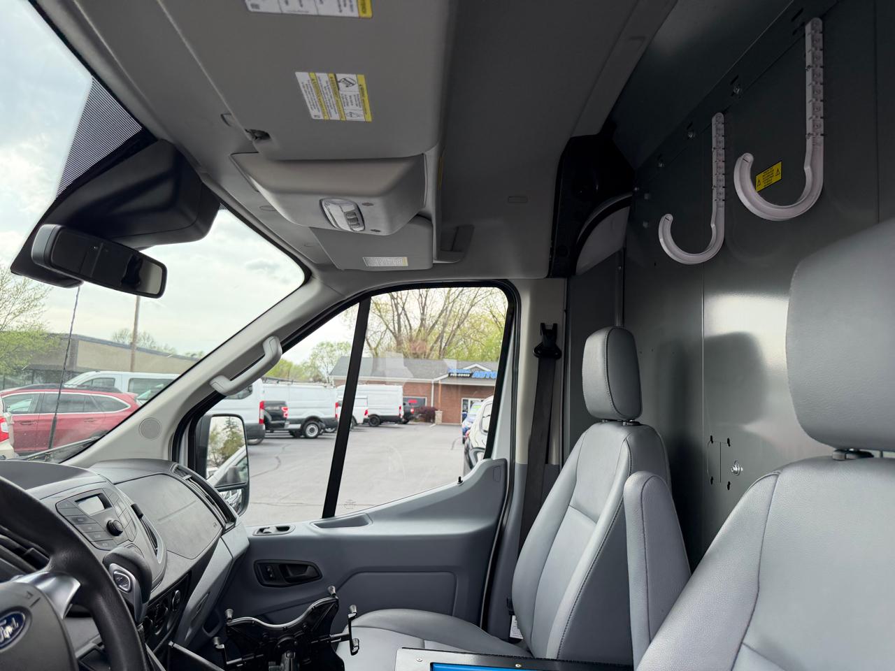 Ford Transit Van T-250 130" Med Rf 9000 GVWR Sliding RH Dr 2019