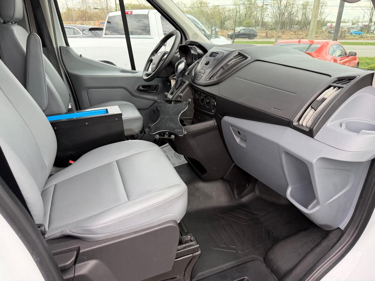 Ford Transit Van T-250 130" Med Rf 9000 GVWR Sliding RH Dr 2019