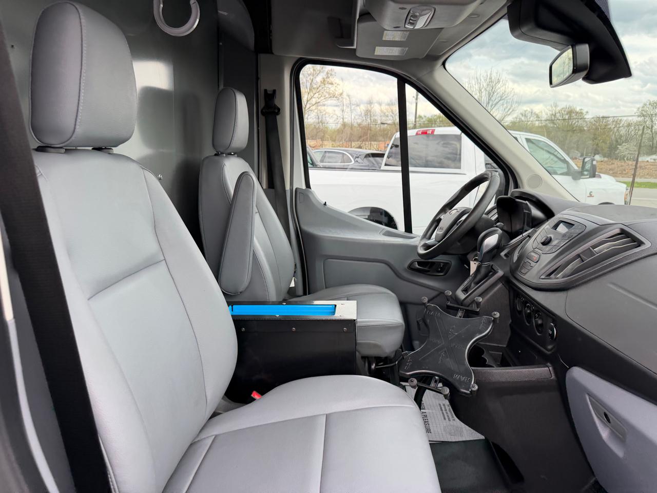 Ford Transit Van T-250 130" Med Rf 9000 GVWR Sliding RH Dr 2019