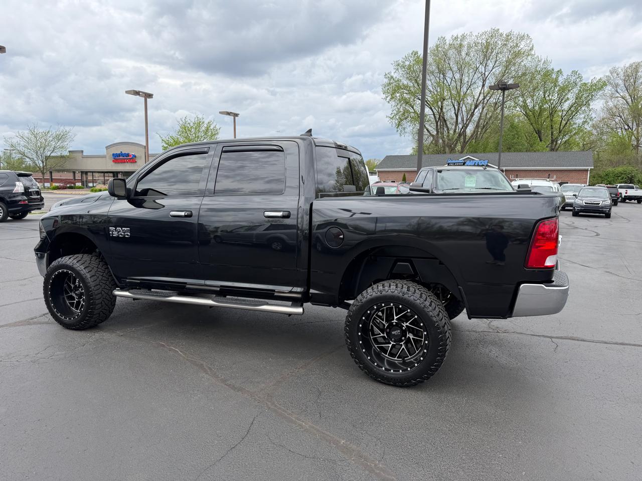 RAM 1500 Big Horn 4x4 Crew Cab 5'7" Box 2017