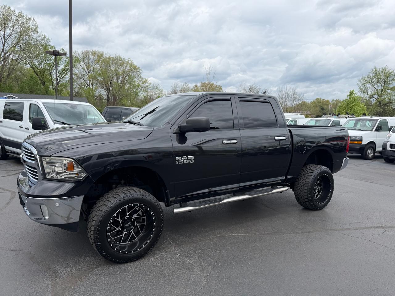 RAM 1500 Big Horn 4x4 Crew Cab 5'7" Box 2017