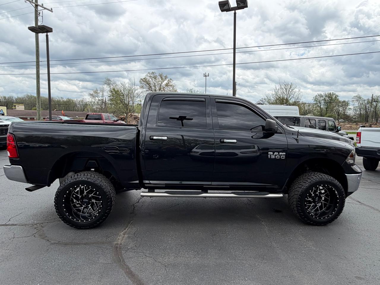 RAM 1500 Big Horn 4x4 Crew Cab 5'7" Box 2017