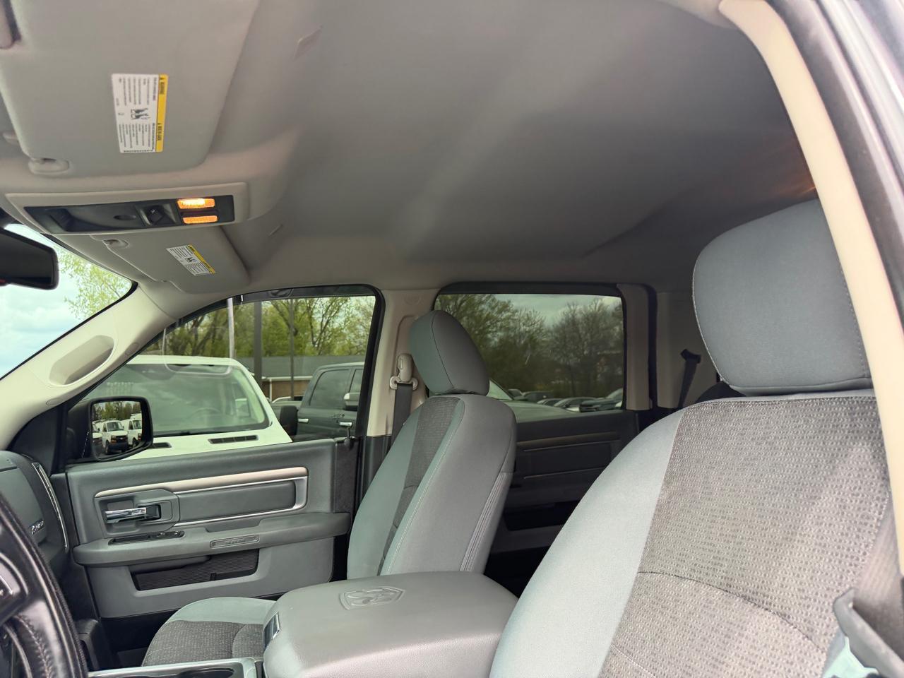 RAM 1500 Big Horn 4x4 Crew Cab 5'7" Box 2017