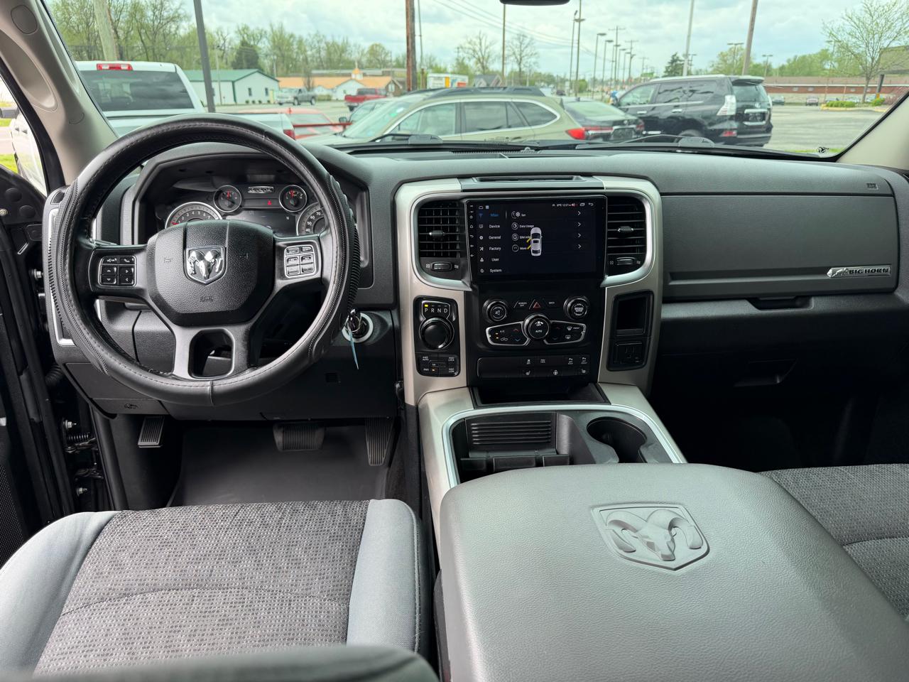 RAM 1500 Big Horn 4x4 Crew Cab 5'7" Box 2017