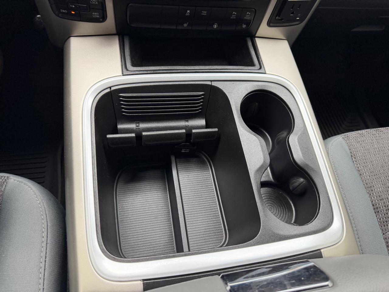 RAM 1500 Big Horn 4x4 Crew Cab 5'7" Box 2017