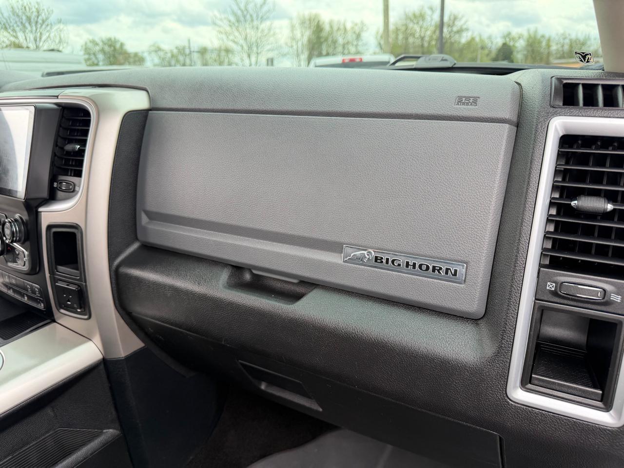 RAM 1500 Big Horn 4x4 Crew Cab 5'7" Box 2017