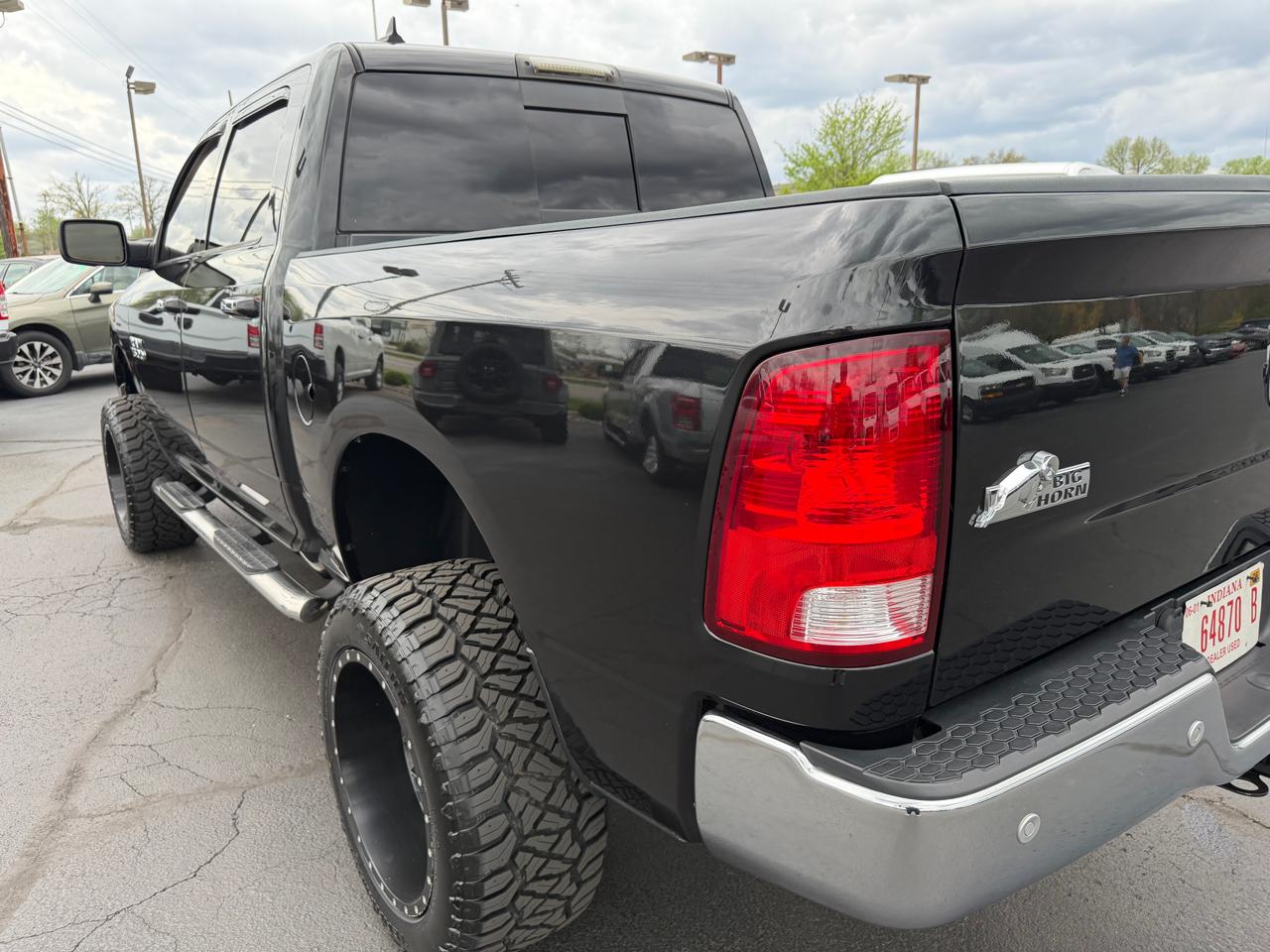 RAM 1500 Big Horn 4x4 Crew Cab 5'7" Box 2017