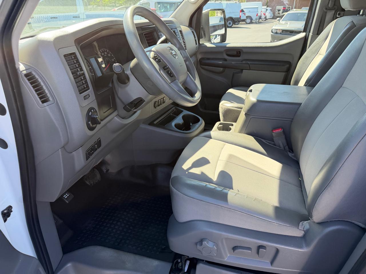 Nissan NV Cargo NV2500 HD Standard Roof V6 SL 2018