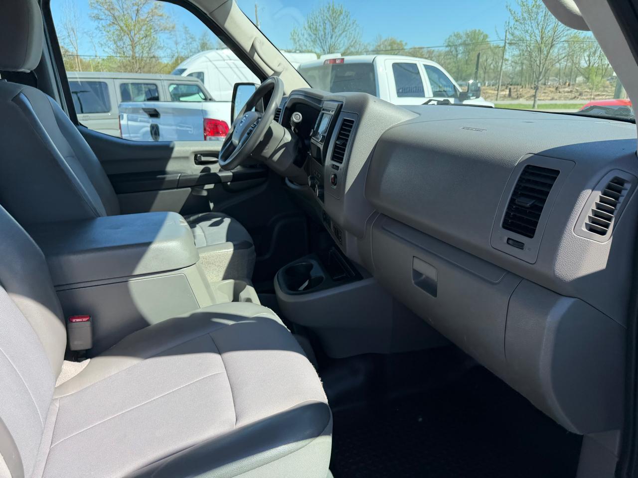 Nissan NV Cargo NV2500 HD Standard Roof V6 SL 2018