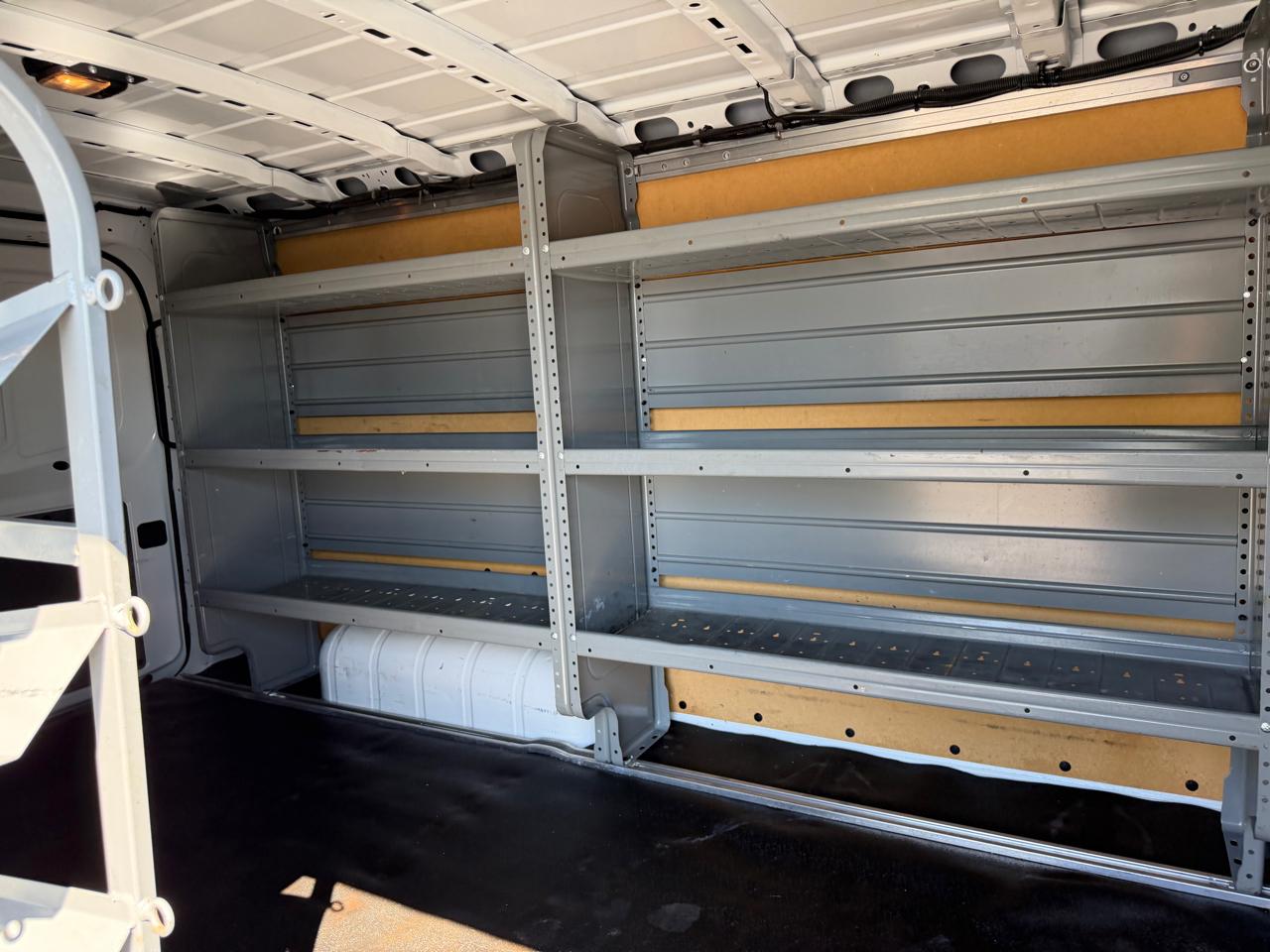 Nissan NV Cargo NV2500 HD Standard Roof V6 SL 2018