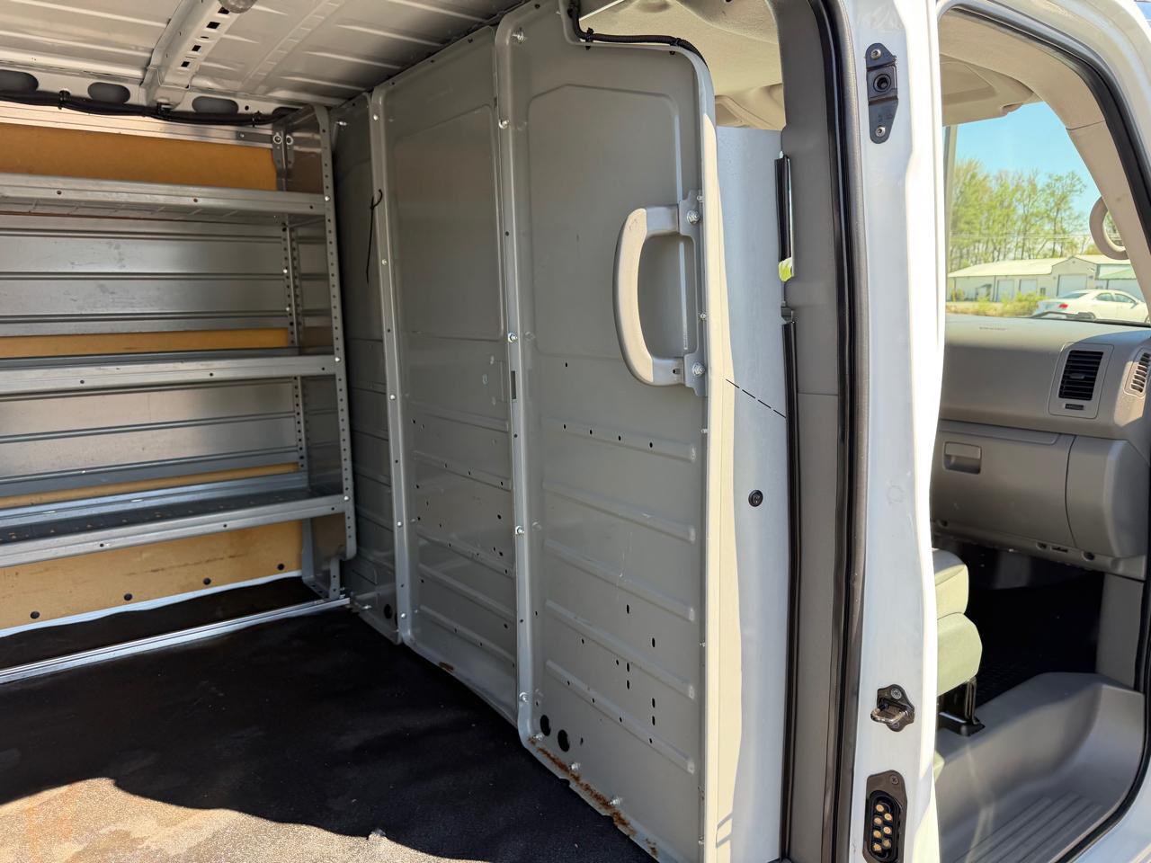 Nissan NV Cargo NV2500 HD Standard Roof V6 SL 2018