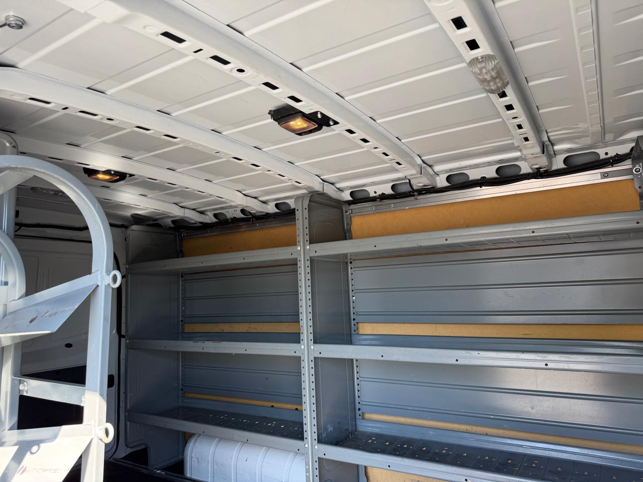 Nissan NV Cargo NV2500 HD Standard Roof V6 SL 2018