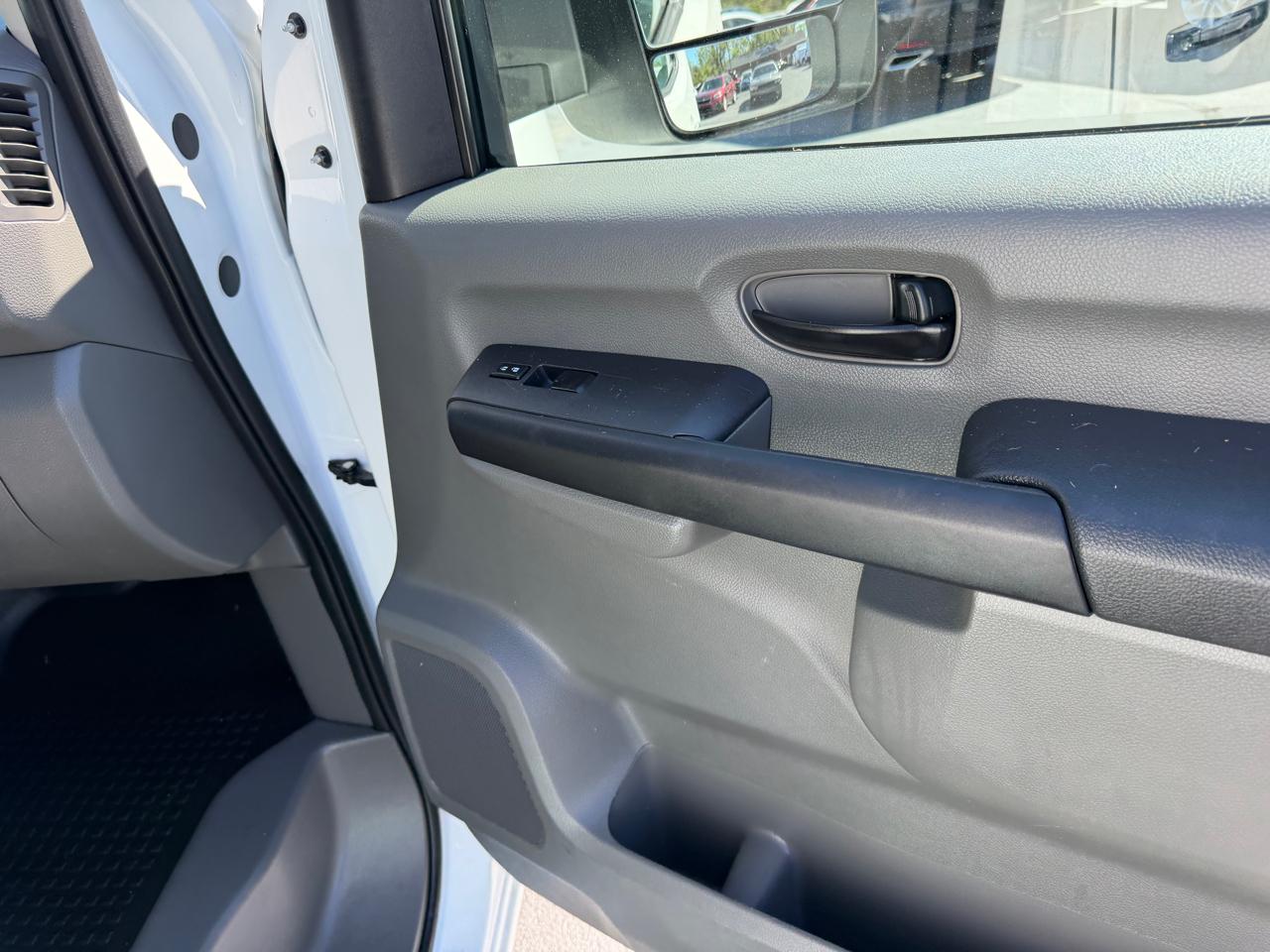 Nissan NV Cargo NV2500 HD Standard Roof V6 SL 2018