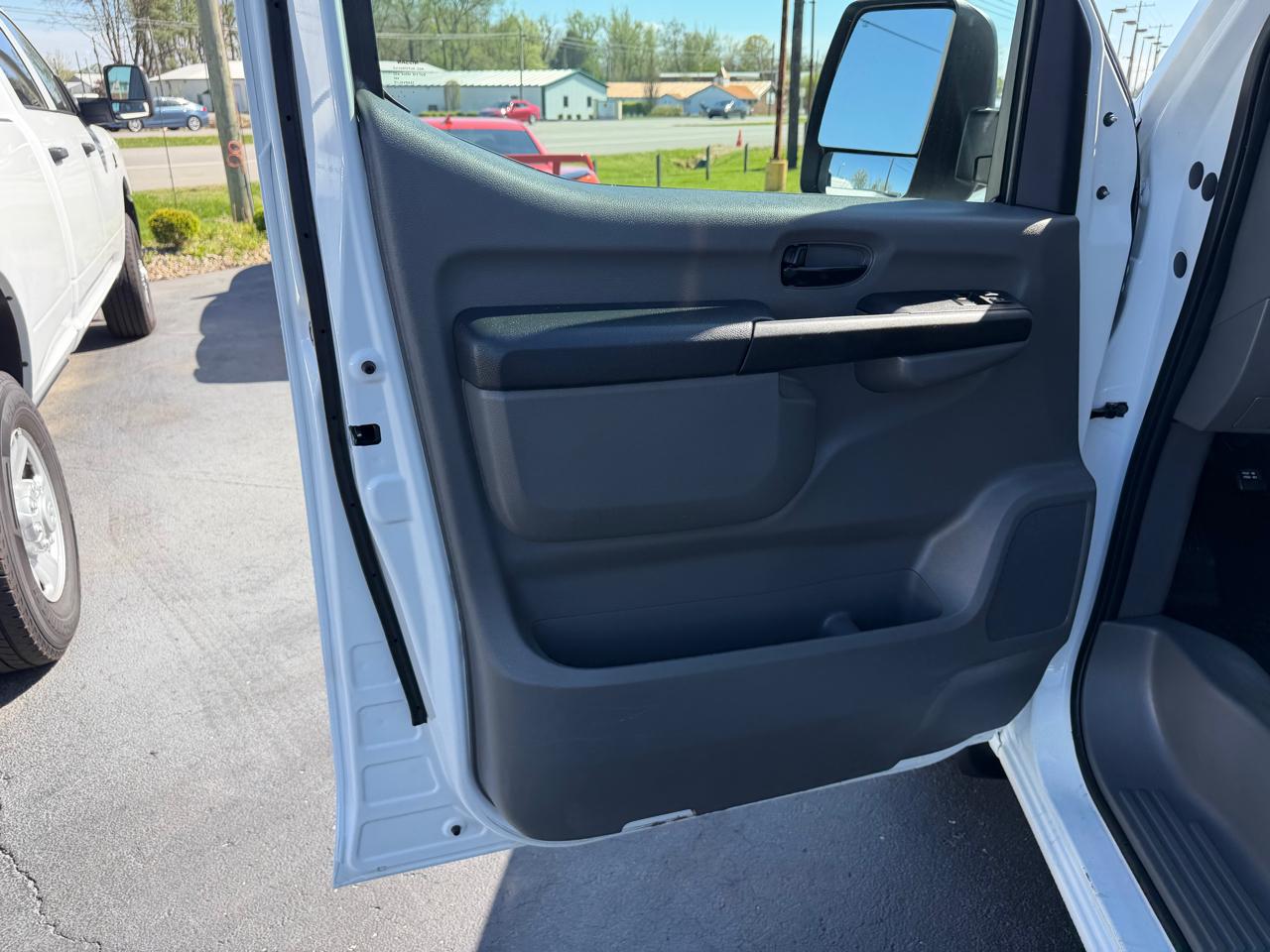 Nissan NV Cargo NV2500 HD Standard Roof V6 SL 2018