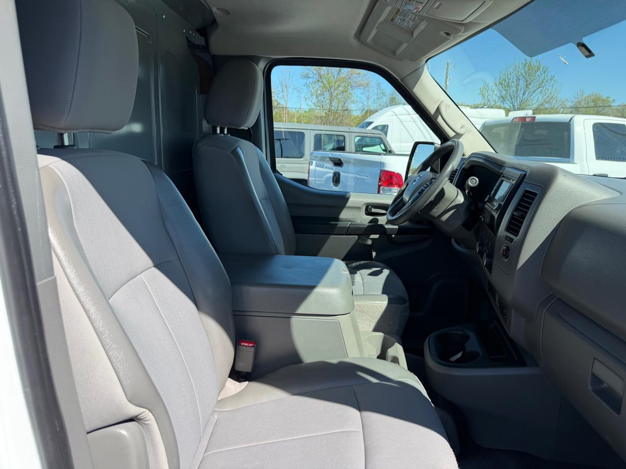 Nissan NV Cargo NV2500 HD Standard Roof V6 SL 2018