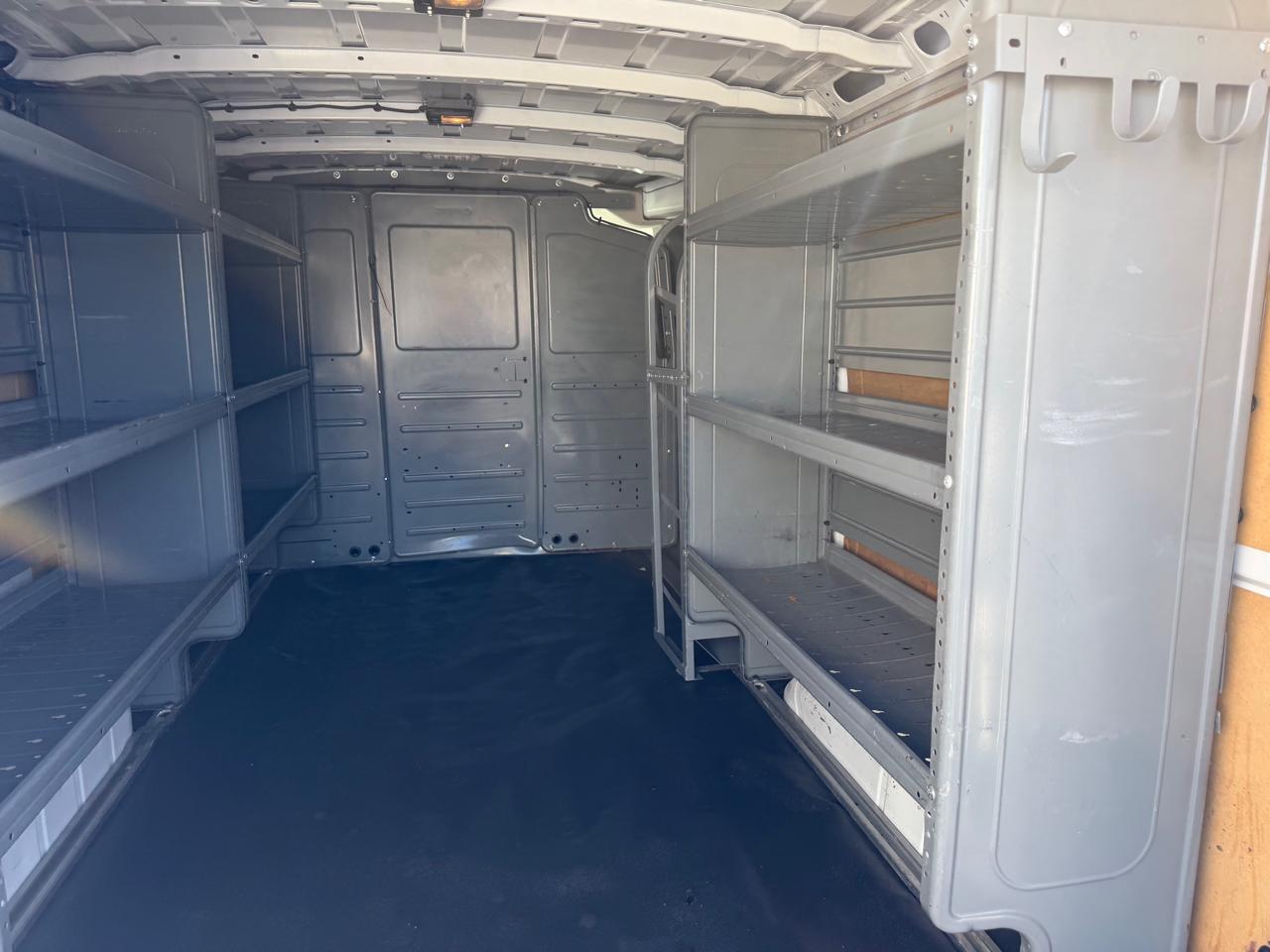 Nissan NV Cargo NV2500 HD Standard Roof V6 SL 2018