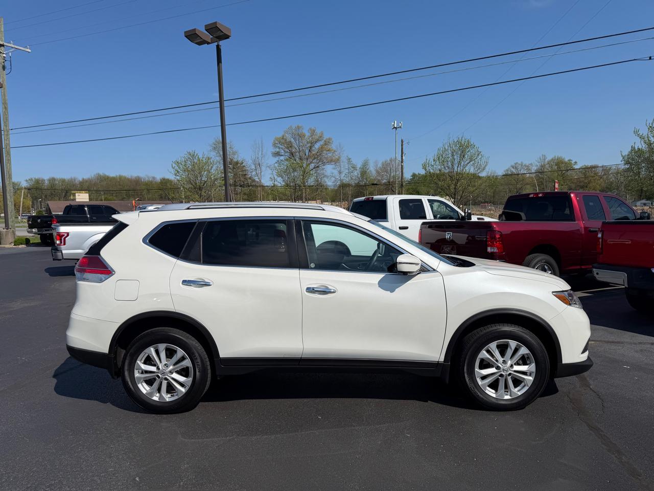 Nissan Rogue AWD 4dr SV 2016