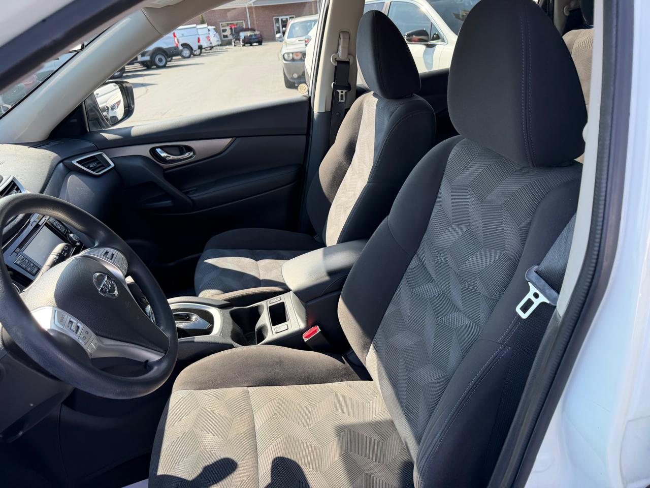 Nissan Rogue AWD 4dr SV 2016