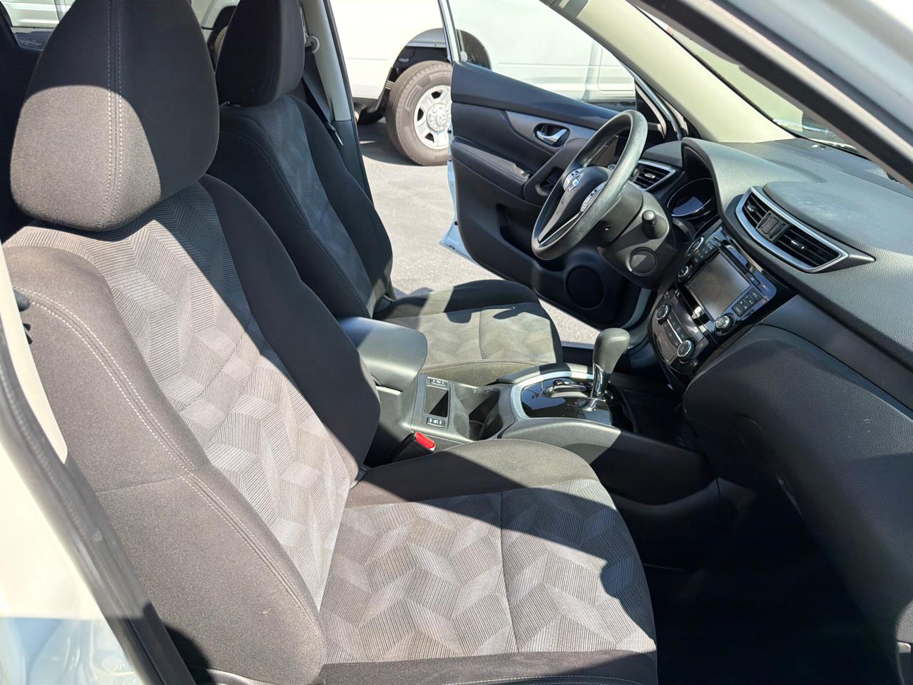 Nissan Rogue AWD 4dr SV 2016