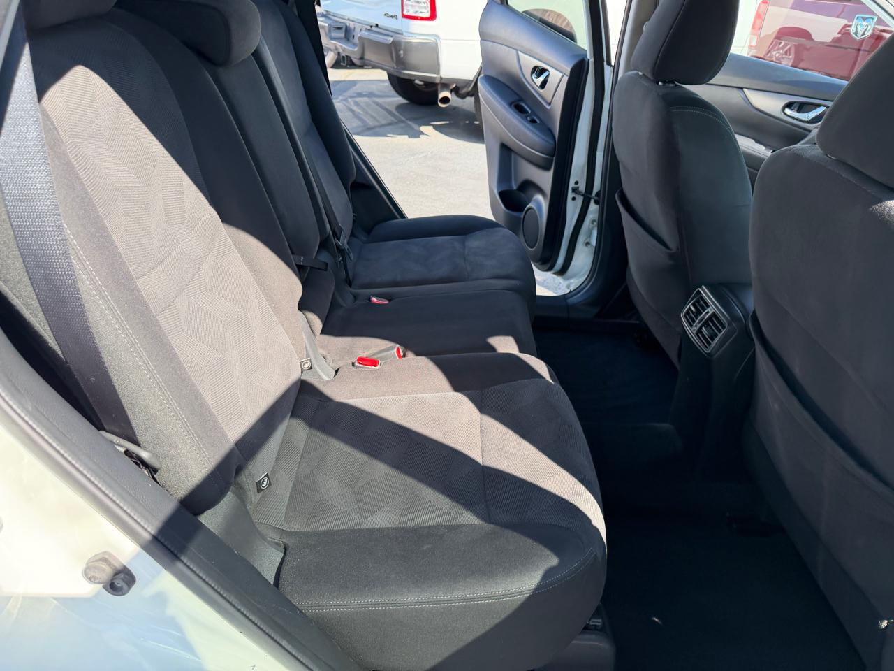 Nissan Rogue AWD 4dr SV 2016