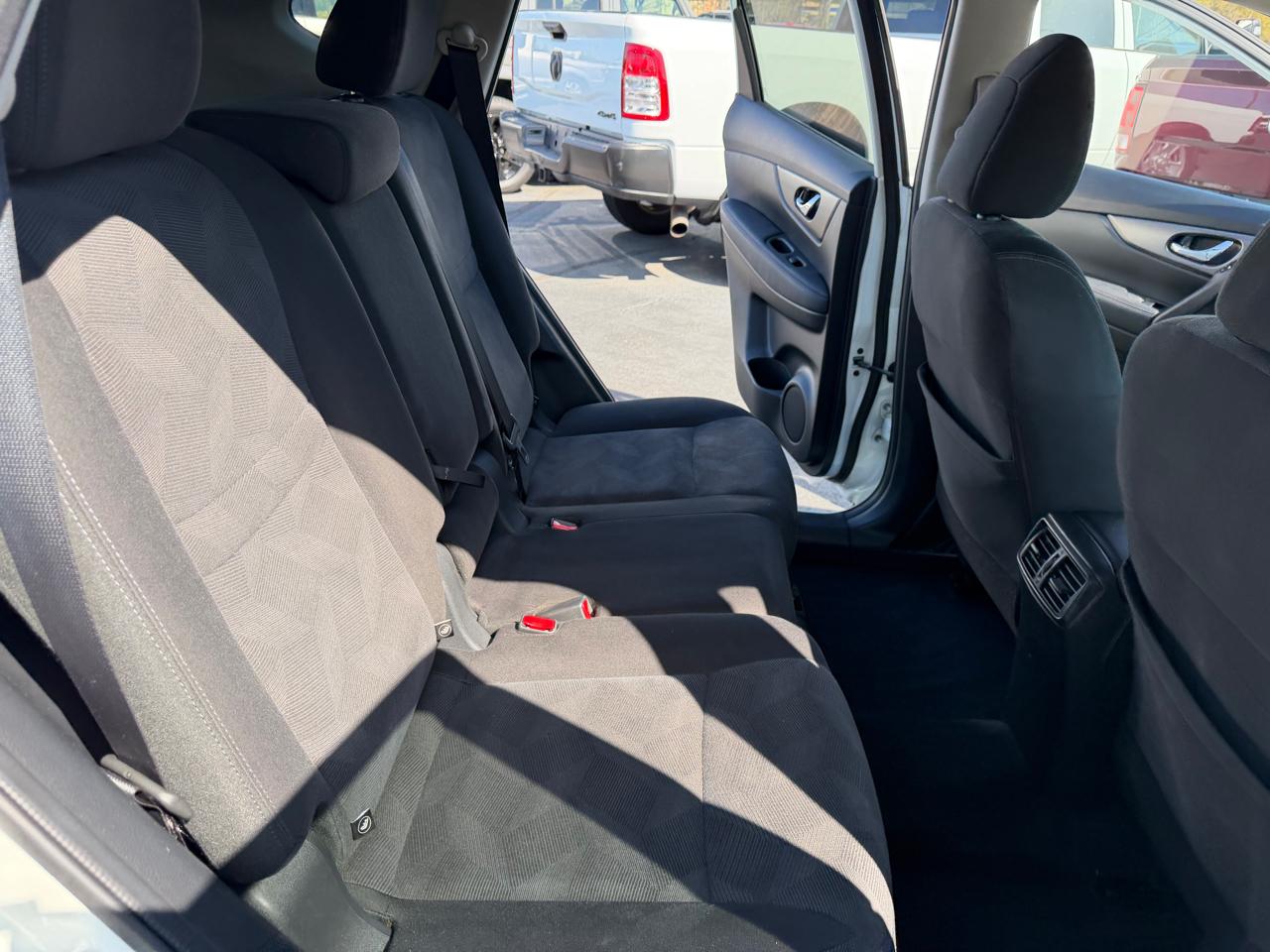 Nissan Rogue AWD 4dr SV 2016