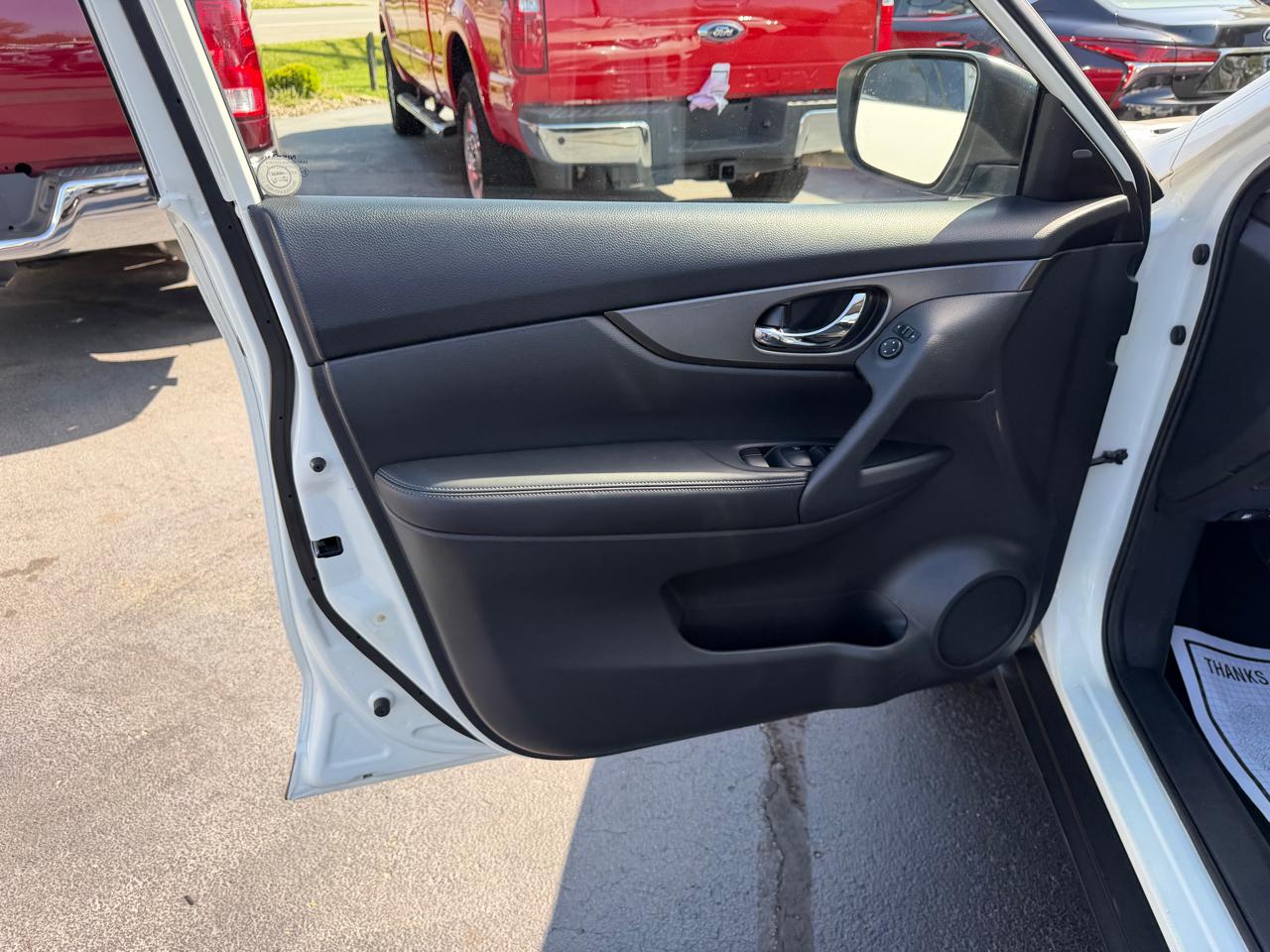 Nissan Rogue AWD 4dr SV 2016