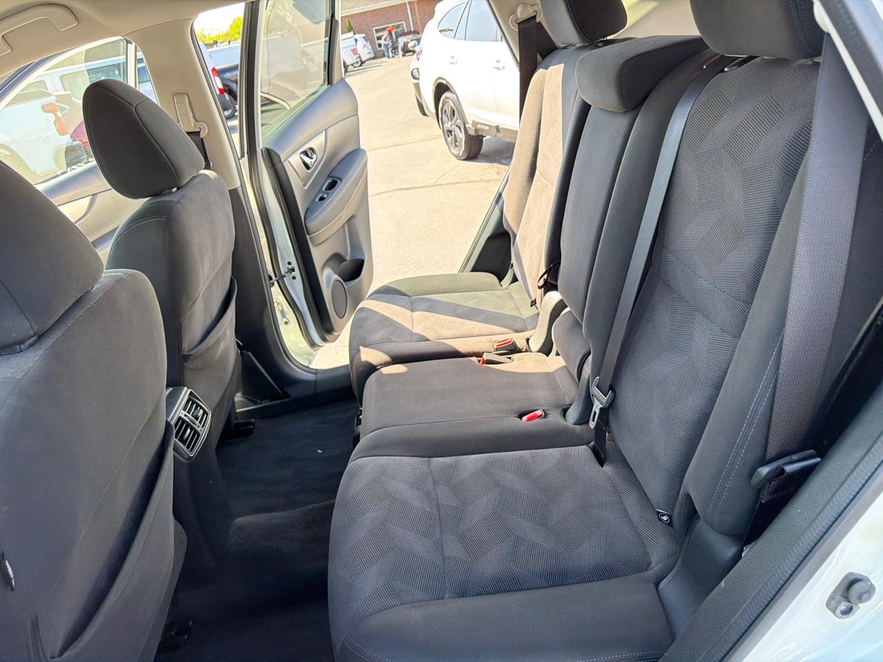 Nissan Rogue AWD 4dr SV 2016