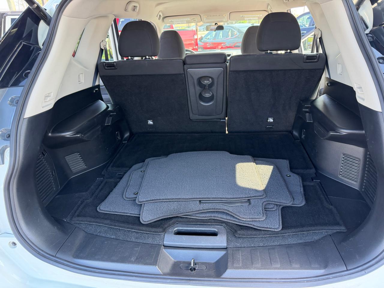 Nissan Rogue AWD 4dr SV 2016