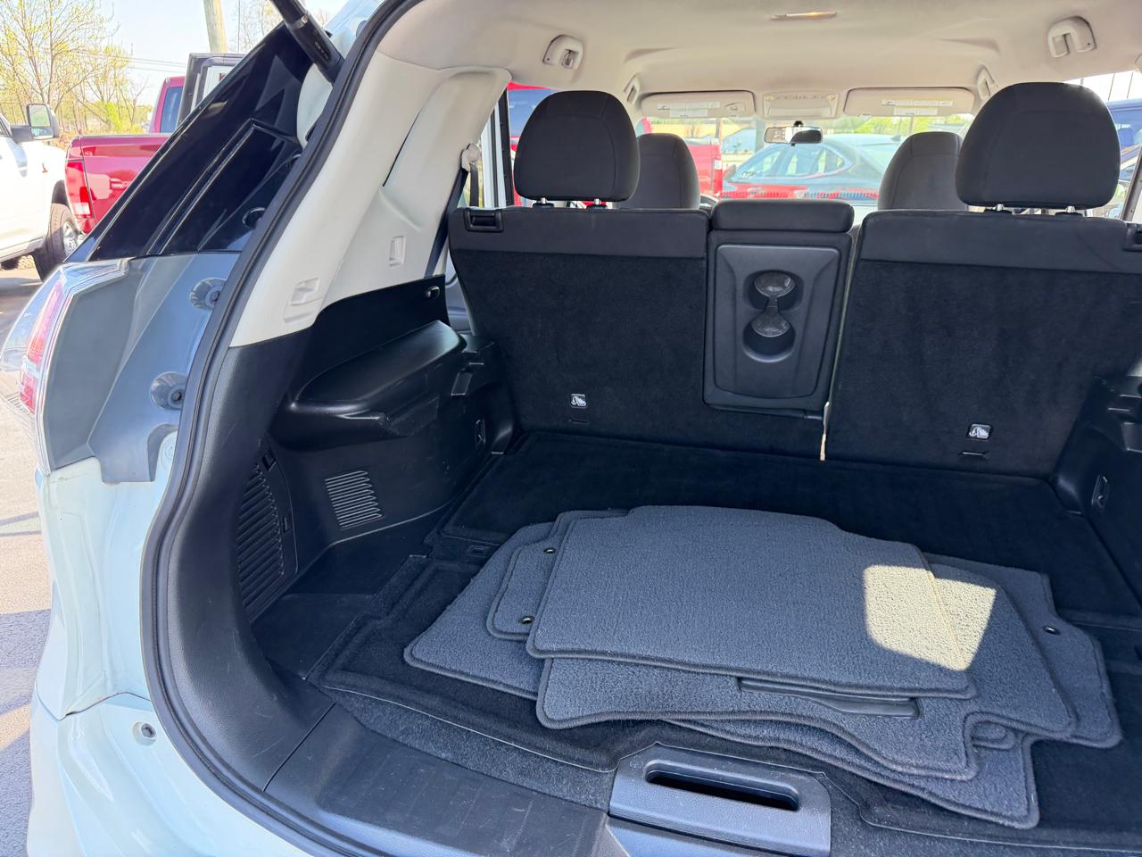 Nissan Rogue AWD 4dr SV 2016