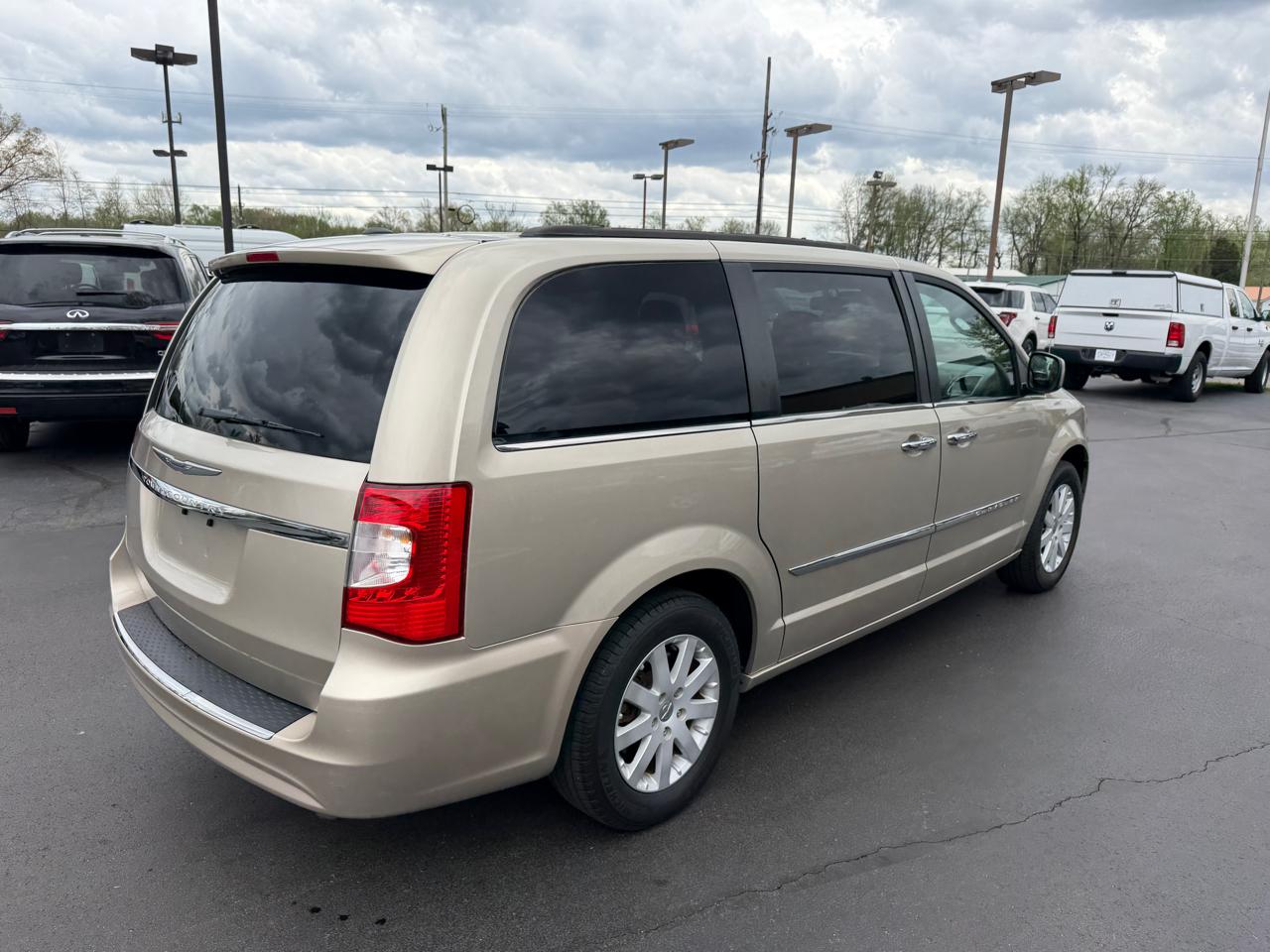 Chrysler Town & Country 4dr Wgn Touring 2016