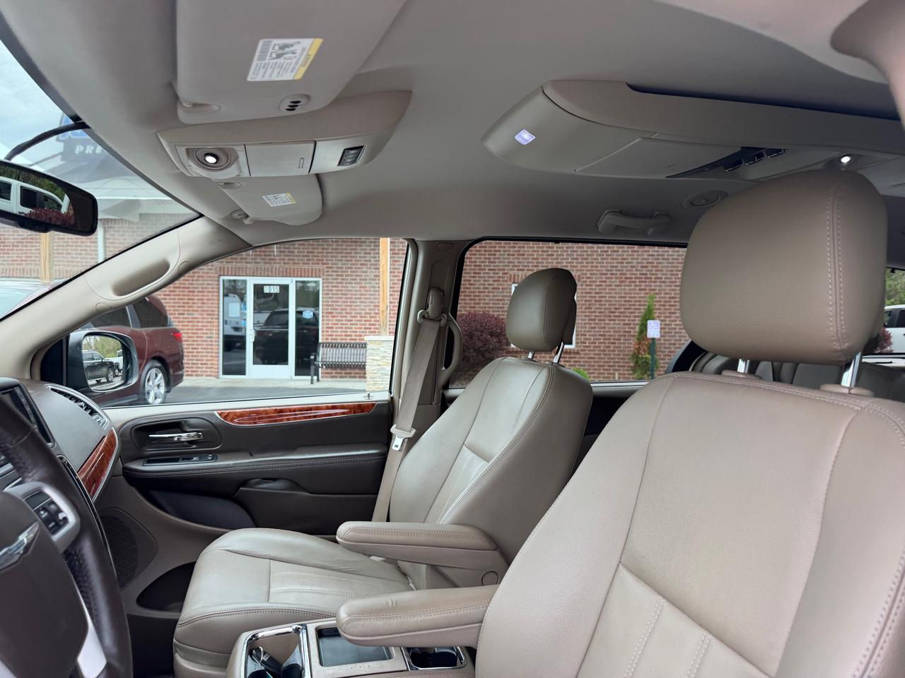 Chrysler Town & Country 4dr Wgn Touring 2016