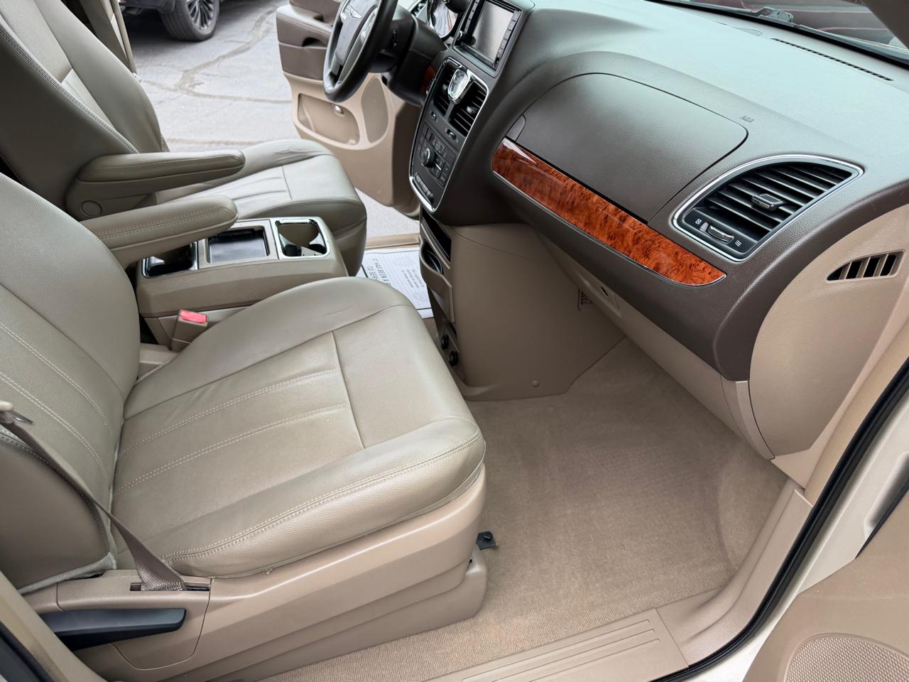 Chrysler Town & Country 4dr Wgn Touring 2016