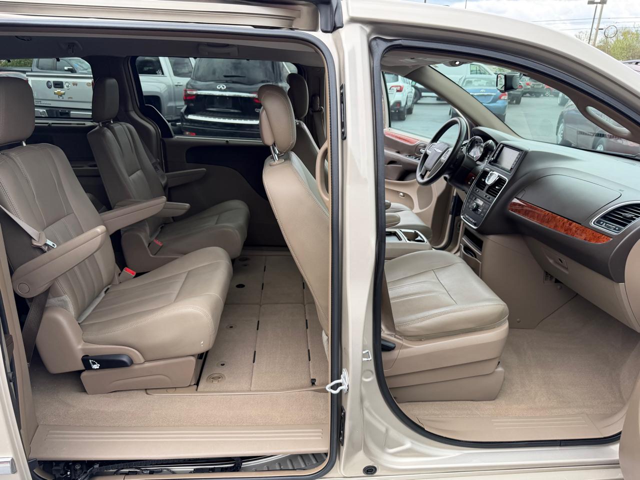 Chrysler Town & Country 4dr Wgn Touring 2016