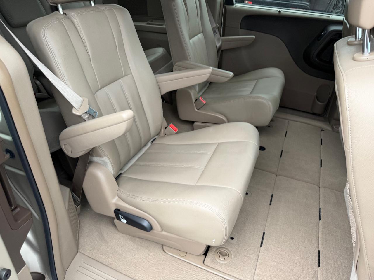 Chrysler Town & Country 4dr Wgn Touring 2016